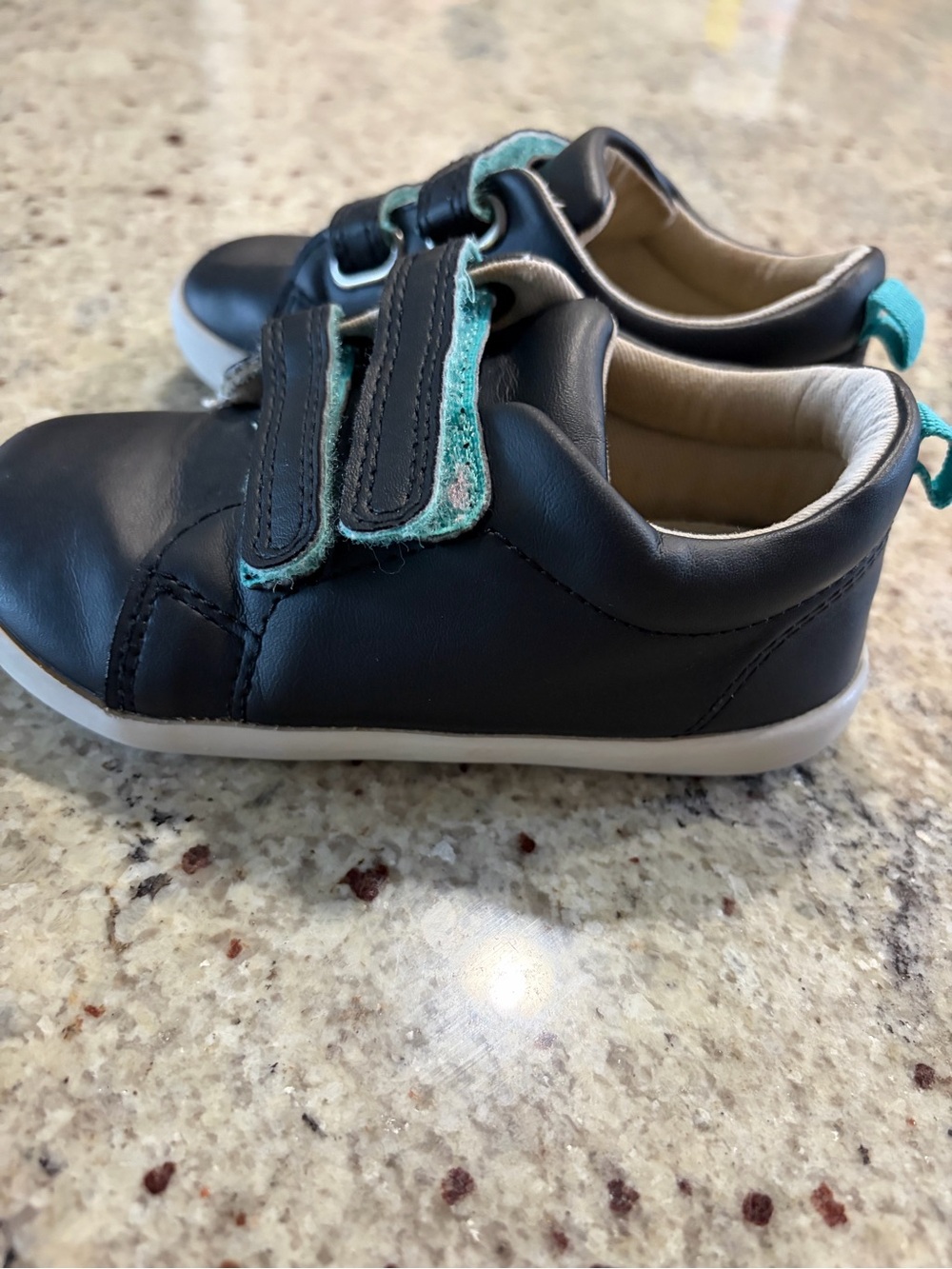 Bundle of 2- TEN LITTLES SHOES - Picture 5 of 6